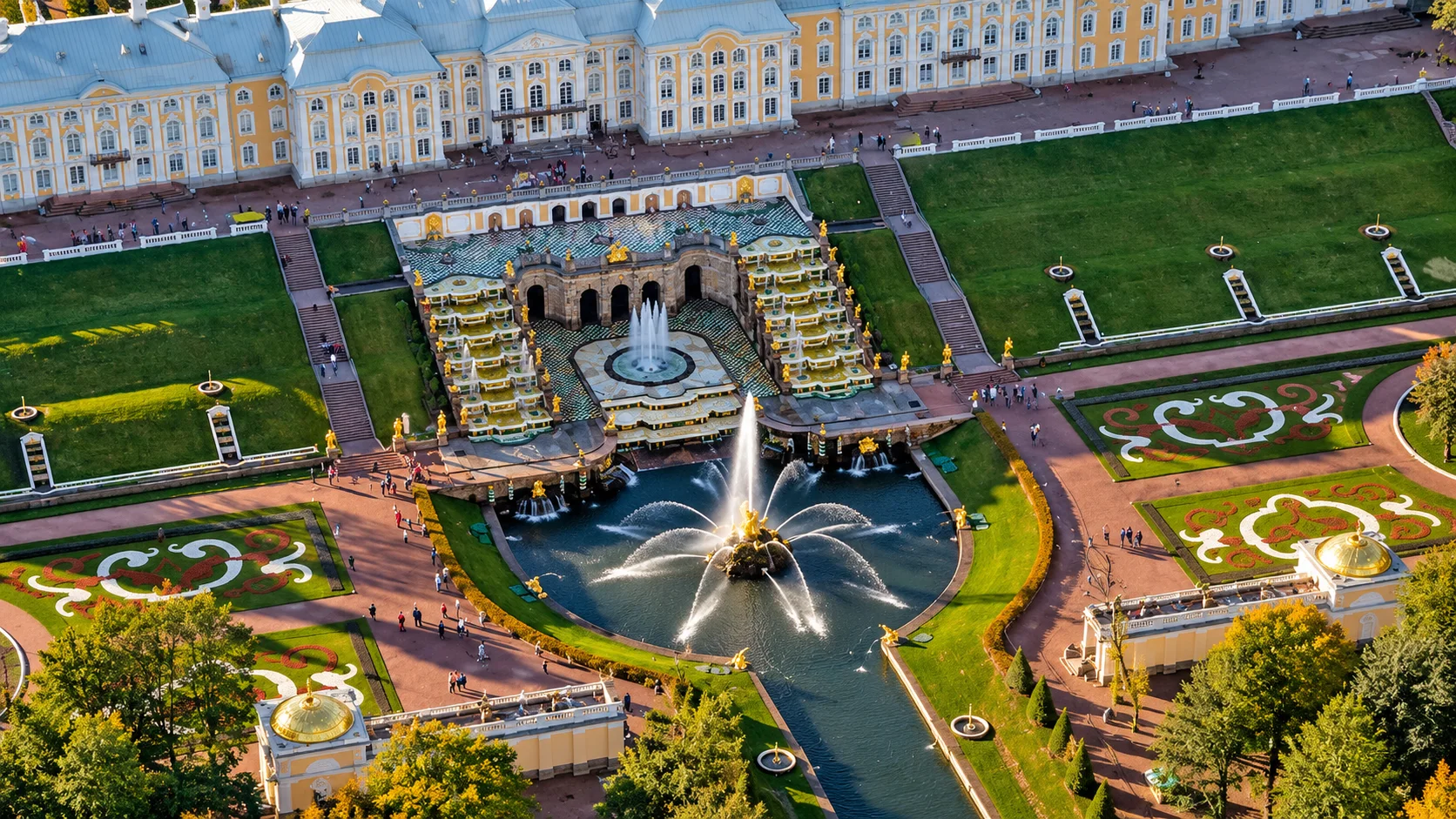 Петергоф нижний парк с высоты птичьего полета